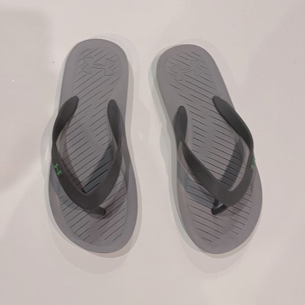 Under Armour Atlantic Dune I Light Gray Flip-Flops with Dark Gray Straps